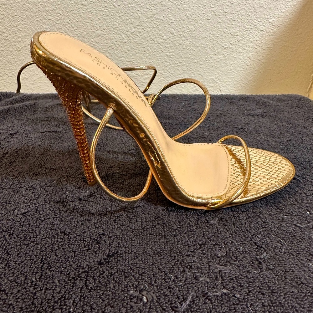 Pure Innocence Heeled Sandals - Picture 4 of 5